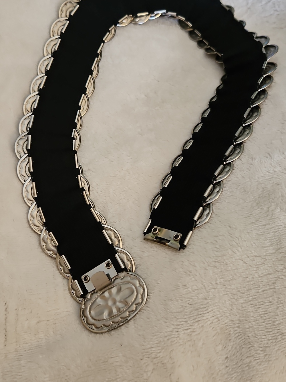 Vintage 1980s Silver Floral Oval Metal Concho Festival Stretch Belt - Picture 6 of 7